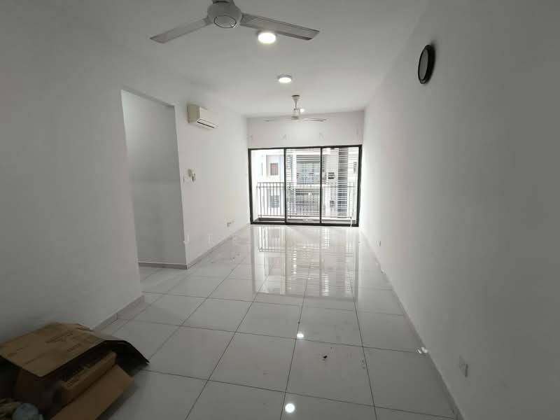 Kediaman Servis untuk Dijual di Seasons Garden Residences - Jeff Ooi - Living Room - PropertyGuru.com.my