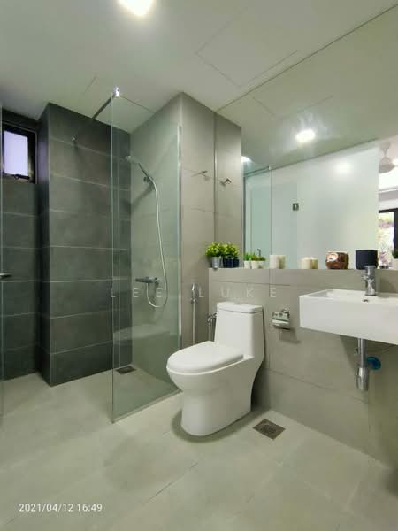 Pangsapuri untuk Disewa di Kempas Apartment - Lee Luke - Bathroom - PropertyGuru.com.my