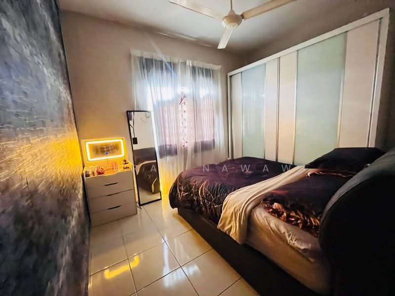 Pangsapuri untuk Dijual di Sri Ixora Apartment - Fauran Nawawi - PropertyGuru.com.my