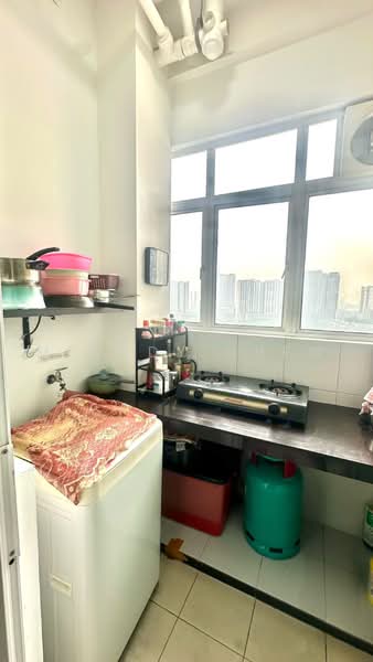 Kediaman Servis untuk Disewa di Desa Green - melody chew - Kitchen - PropertyGuru.com.my
