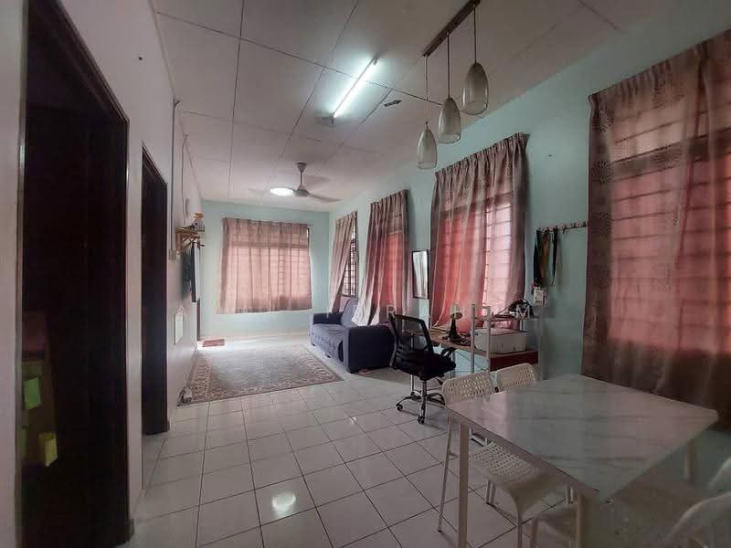 Rumah Bandar untuk Dijual di Taman Cempaka (Ampang) - Azli Ibrahim - Living Room - PropertyGuru.com.my
