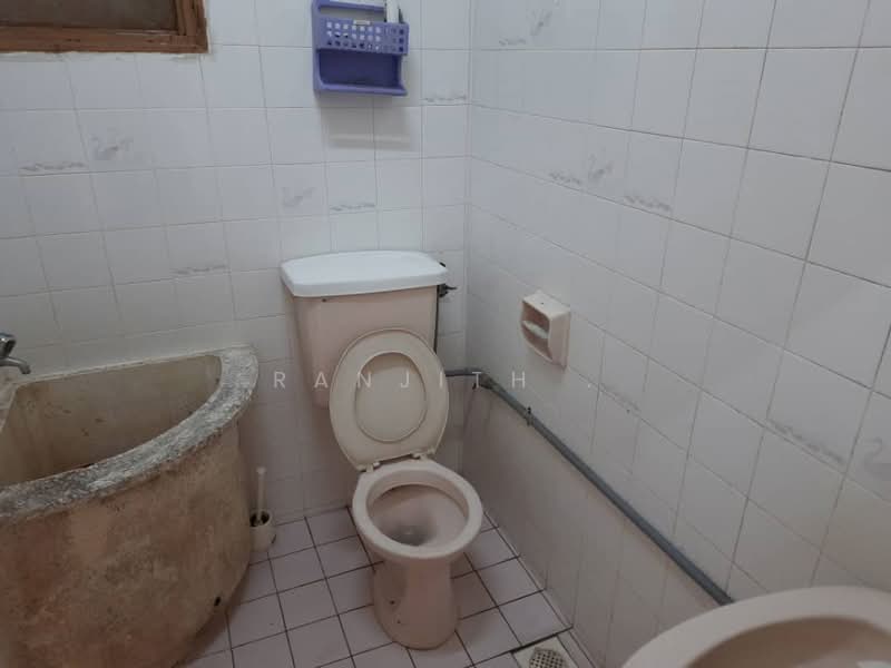 Condominium for Rent at Palm Court Condominium - Ranjith . - Bathroom - PropertyGuru.com.my