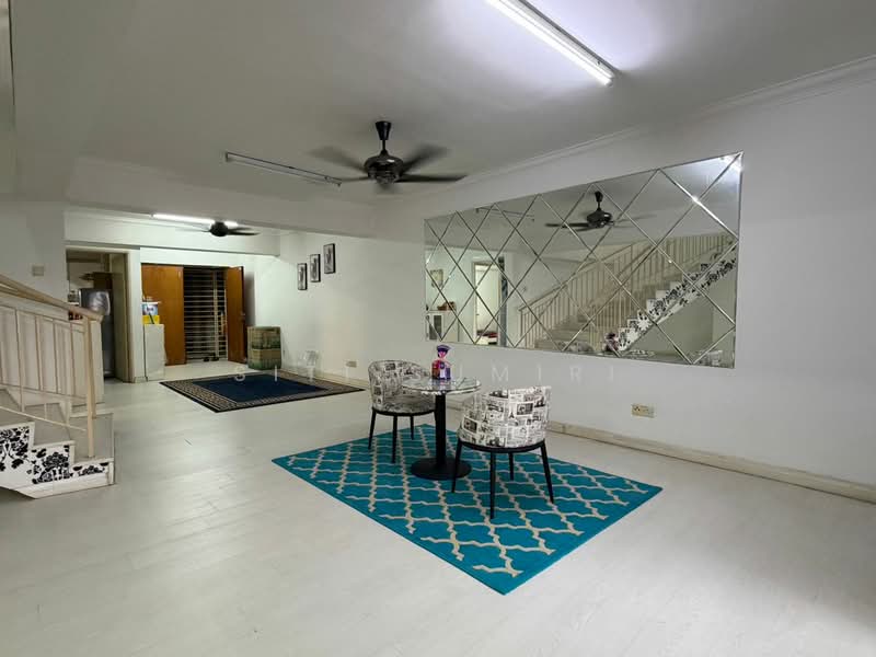 Condominium for Sale at Putra Villa - Siti Sumiri - Living Room - PropertyGuru.com.my
