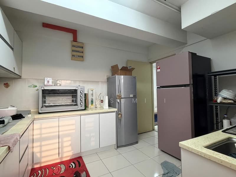Kondominium untuk Dijual di Putra Villa - Siti Sumiri - Kitchen - PropertyGuru.com.my