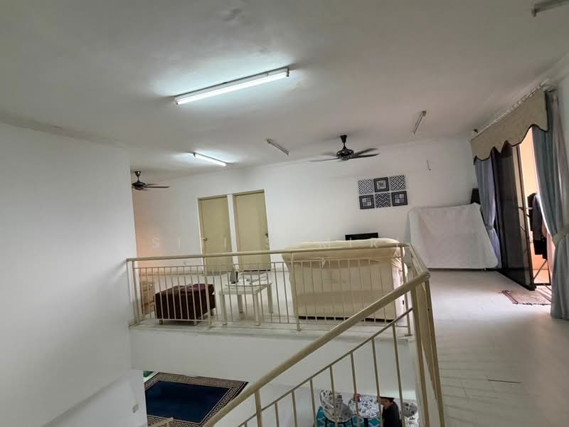 Kondominium untuk Dijual di Putra Villa - Siti Sumiri - Living Room - PropertyGuru.com.my