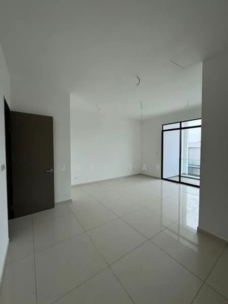 Cluster House for Sale in Austin Crest (Johor Bahru) - Joey Tay - Living Room - PropertyGuru.com.my