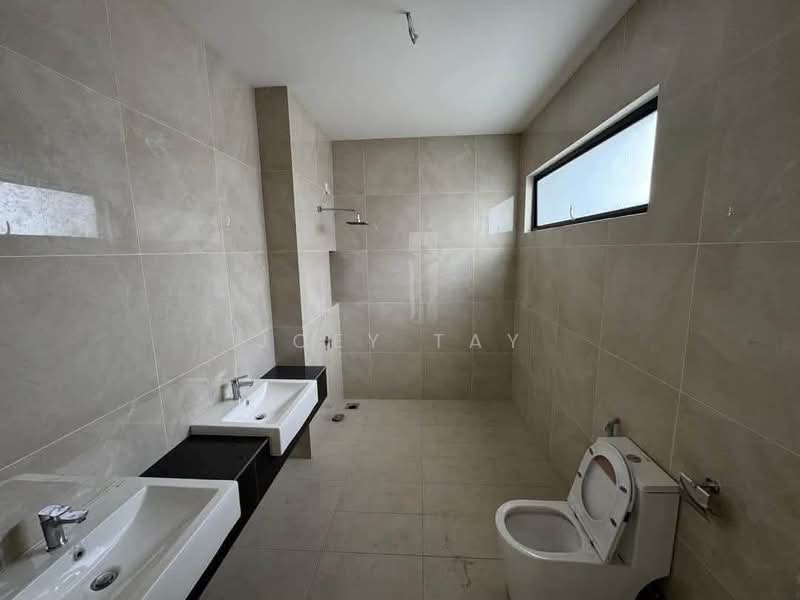 Cluster House for Sale in Austin Crest (Johor Bahru) - Joey Tay - Bathroom - PropertyGuru.com.my