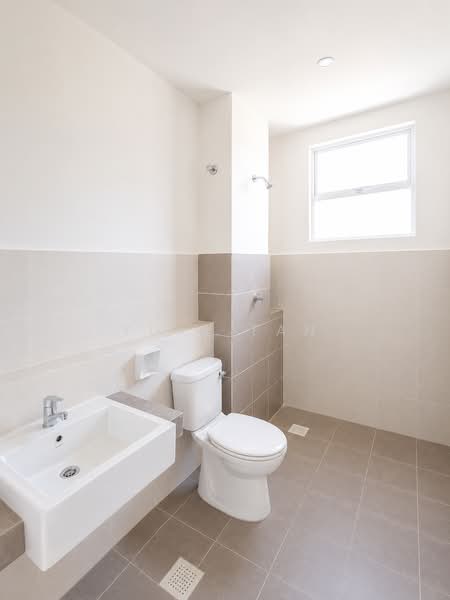 Rumah Teres untuk Dijual di Semenyih (Selangor) - Yuki Tan - Bathroom - PropertyGuru.com.my