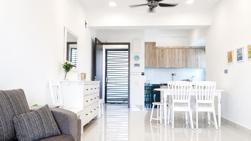 Condominium for Sale at D'Suites Akasia Horizon @ Horizon Hills - James Bong - Living Room - PropertyGuru.com.my