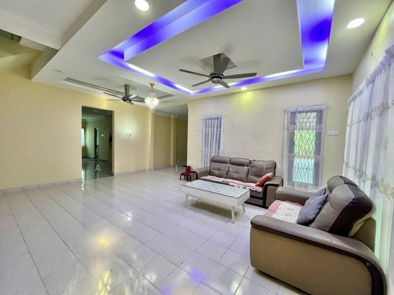 Rumah Teres 2-Tingkat untuk Dijual di Seksyen 3 (Bangi) - Azli Ibrahim - Living Room - PropertyGuru.com.my