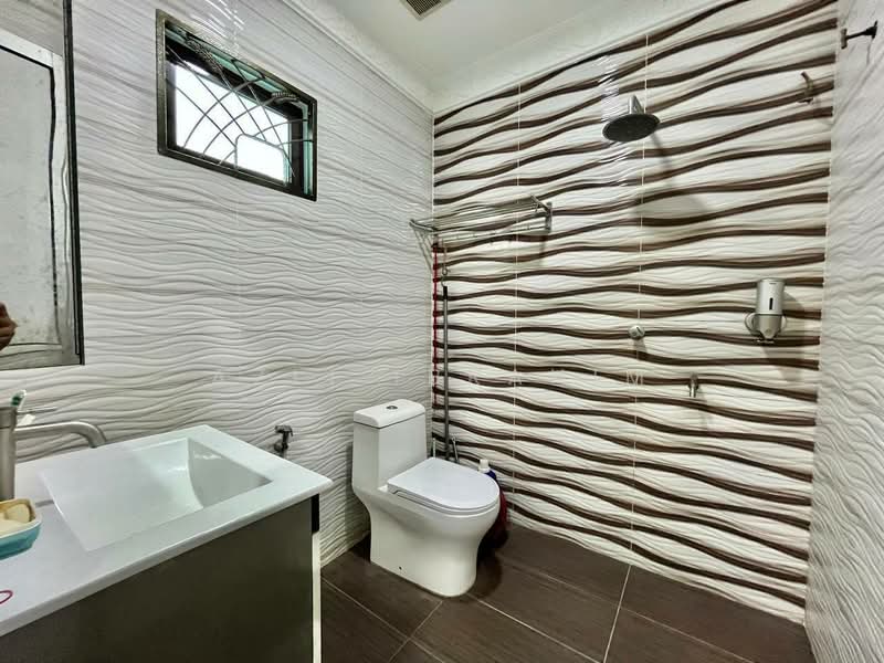 Rumah Teres 2-Tingkat untuk Dijual di Seksyen 3 (Bangi) - Azli Ibrahim - Bathroom - PropertyGuru.com.my
