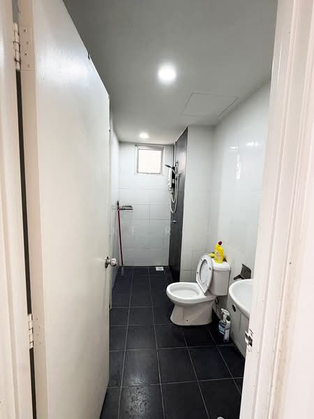 Kediaman Servis untuk Disewa di Maxim Citylights @ Sentul KL - Luke Ross - Bathroom - PropertyGuru.com.my