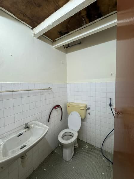2-storey Terraced House for Rent in Sri Petaling (Kuala Lumpur) - Louis Leang - Bathroom - PropertyGuru.com.my
