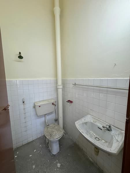 2-storey Terraced House for Rent in Sri Petaling (Kuala Lumpur) - Louis Leang - Bathroom - PropertyGuru.com.my