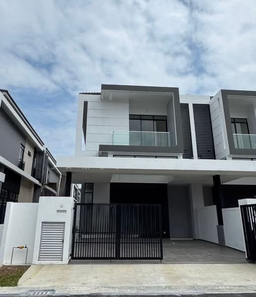 Cluster House for Sale in Johor Bahru (Johor) - James Bong - Exterior - PropertyGuru.com.my