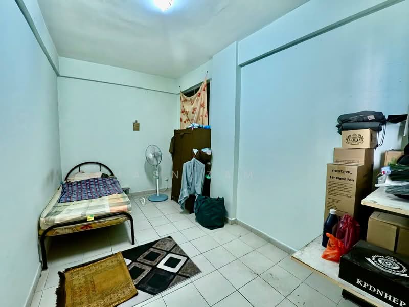 Pangsapuri untuk Dijual di Vista Perdana Apartment - Hasnizam . - Bedroom - PropertyGuru.com.my