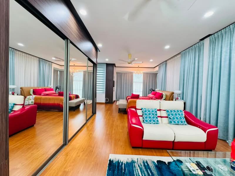 Rumah Berkembar untuk Dijual di Garden Residence (Cyberjaya) - Jared Wong - Living Room - PropertyGuru.com.my