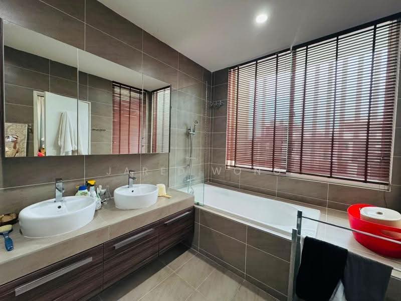 Rumah Berkembar untuk Dijual di Garden Residence (Cyberjaya) - Jared Wong - Bathroom - PropertyGuru.com.my