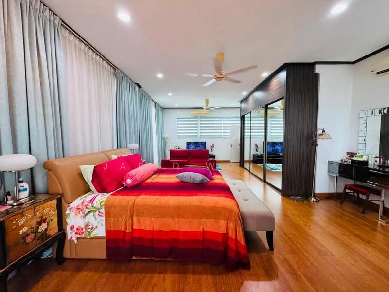 Rumah Berkembar untuk Dijual di Garden Residence (Cyberjaya) - Jared Wong - Bedroom - PropertyGuru.com.my