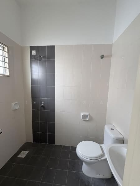 Rumah Teres 2-Tingkat untuk Disewa di Setia Ecohill (Semenyih) - Lee Crystal - Bathroom - PropertyGuru.com.my