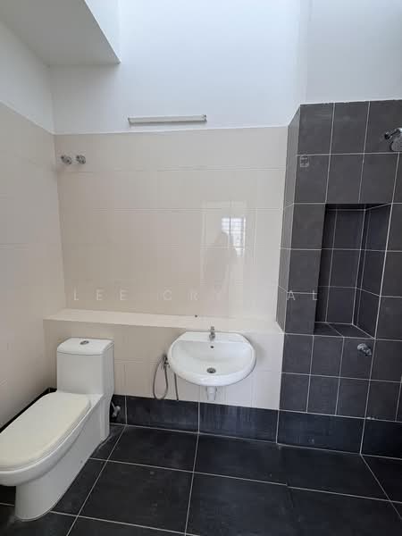 Rumah Teres 2-Tingkat untuk Disewa di Setia Ecohill (Semenyih) - Lee Crystal - Bathroom - PropertyGuru.com.my