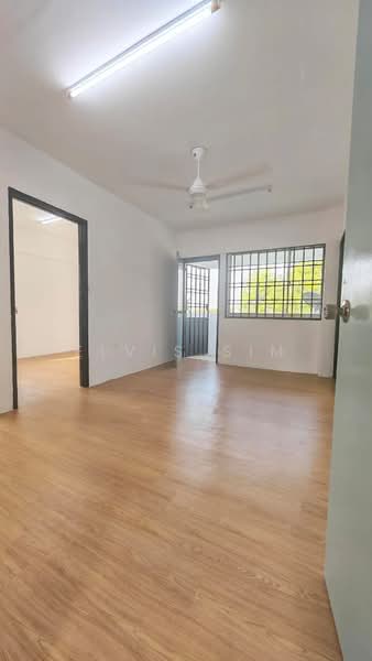 Rumah Flat untuk Dijual di Geharu Flat - Elvis Sim - Living Room - PropertyGuru.com.my