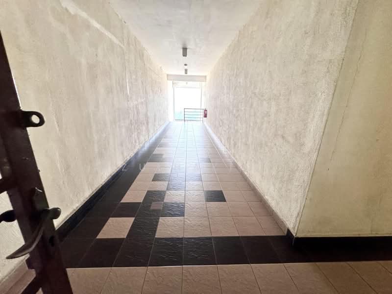 Kondominium untuk Dijual di Villa Park - NUZULHAKIMI . - Corridor - PropertyGuru.com.my