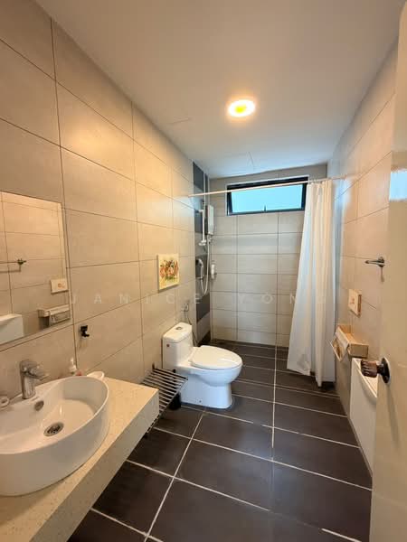 Kediaman Servis untuk Disewa di Molek Regency - Janice Yong - Bathroom - PropertyGuru.com.my