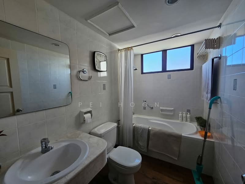 Kondominium untuk Dijual di Miami Green - Pei Hoon - Bathroom - PropertyGuru.com.my