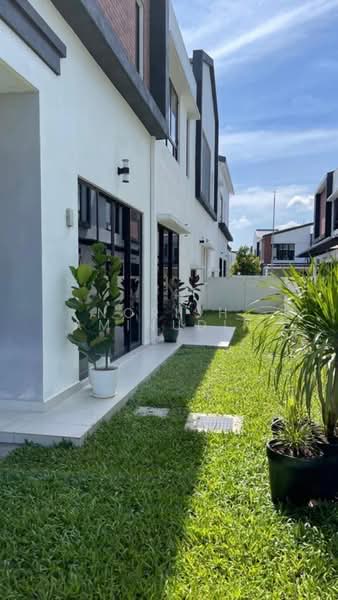 Rumah Kluster untuk Dijual di Bandar Gamuda Gardens (Rawang) - Norish Aminudin - Exterior - PropertyGuru.com.my