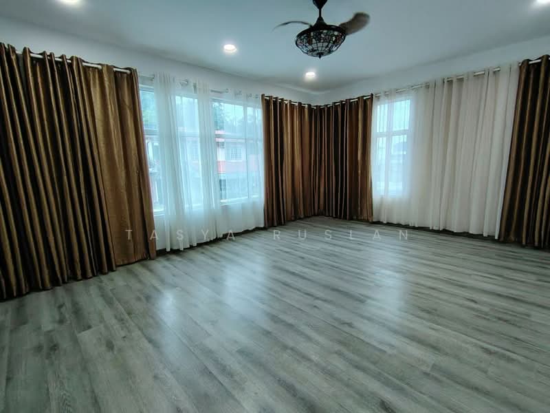 Rumah Teres 3.5-Tingkat untuk Dijual di Taman Sekamat (Kajang) - Tasya Ruslan - PropertyGuru.com.my