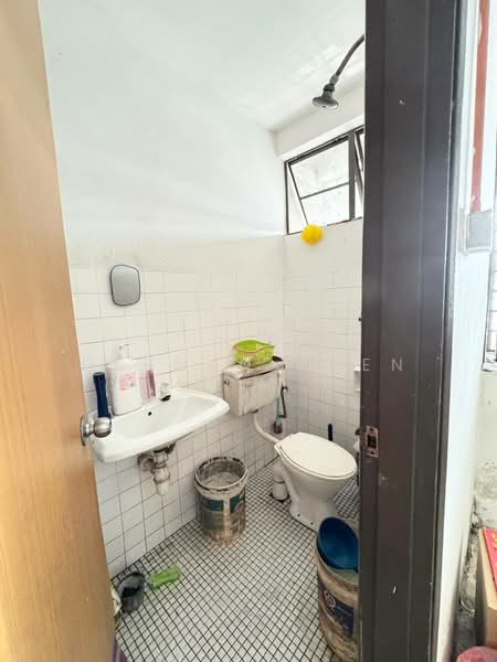 Shop for Sale in Permas Jaya (Johor) - Herman Chen - Bathroom - PropertyGuru.com.my