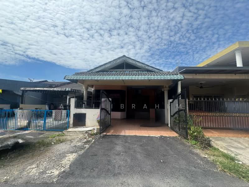 1-storey Terraced House for Sale in Taman Kota Cheras (Cheras) - Azli Ibrahim - Exterior - PropertyGuru.com.my