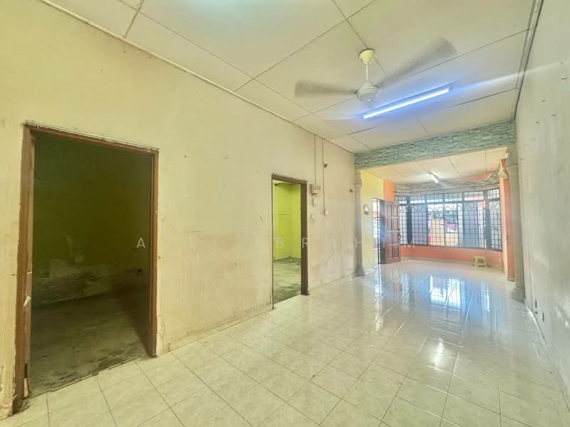 1-storey Terraced House for Sale in Taman Kota Cheras (Cheras) - Azli Ibrahim - Interior - PropertyGuru.com.my