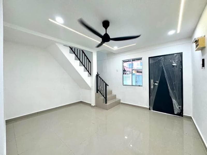 Rumah Teres 2-Tingkat untuk Dijual di Taman Desa Jaya (Johor Bahru) - Jayden Lian - Living Room - PropertyGuru.com.my