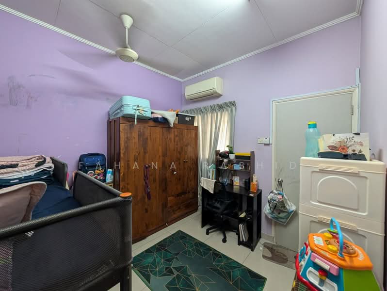 2-storey Terraced House for Sale in Usj 14 (Subang Jaya) - Fahana Rashid - Bedroom - PropertyGuru.com.my