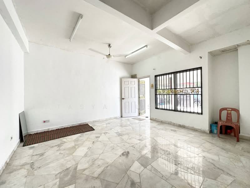 Rumah Teres 2-Tingkat untuk Dijual di Taman Pinggiran Senawang (Sungai Gadut) - Tasya Ruslan - PropertyGuru.com.my
