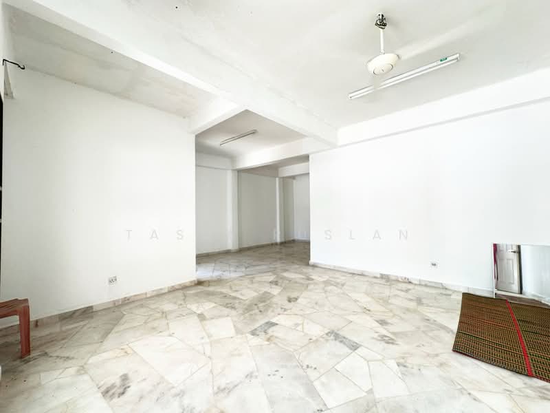 Rumah Teres 2-Tingkat untuk Dijual di Taman Pinggiran Senawang (Sungai Gadut) - Tasya Ruslan - PropertyGuru.com.my