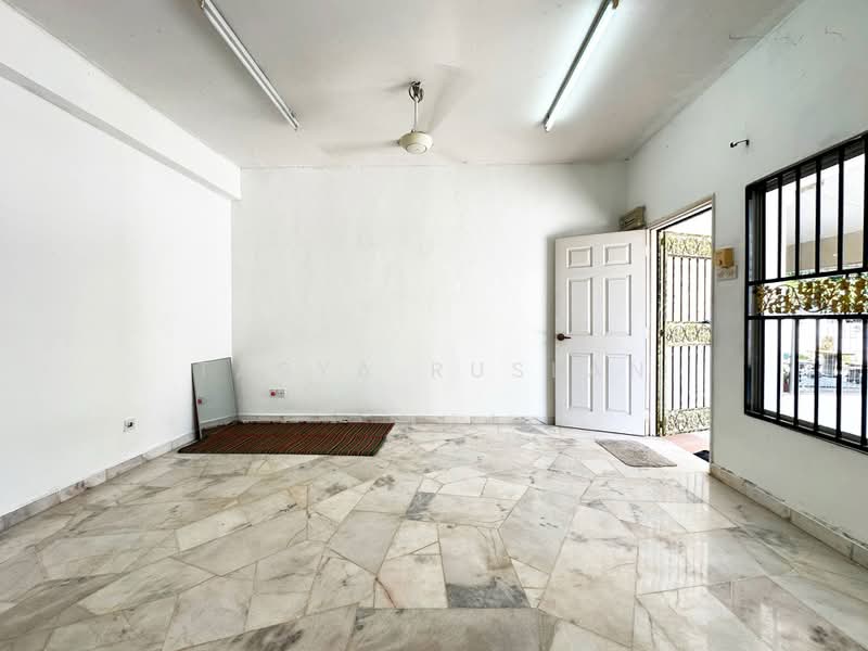 Rumah Teres 2-Tingkat untuk Dijual di Taman Pinggiran Senawang (Sungai Gadut) - Tasya Ruslan - PropertyGuru.com.my