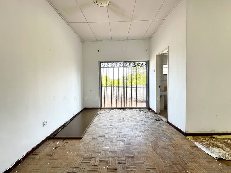 Rumah Teres 2-Tingkat untuk Dijual di Taman Pinggiran Senawang (Sungai Gadut) - Tasya Ruslan - PropertyGuru.com.my