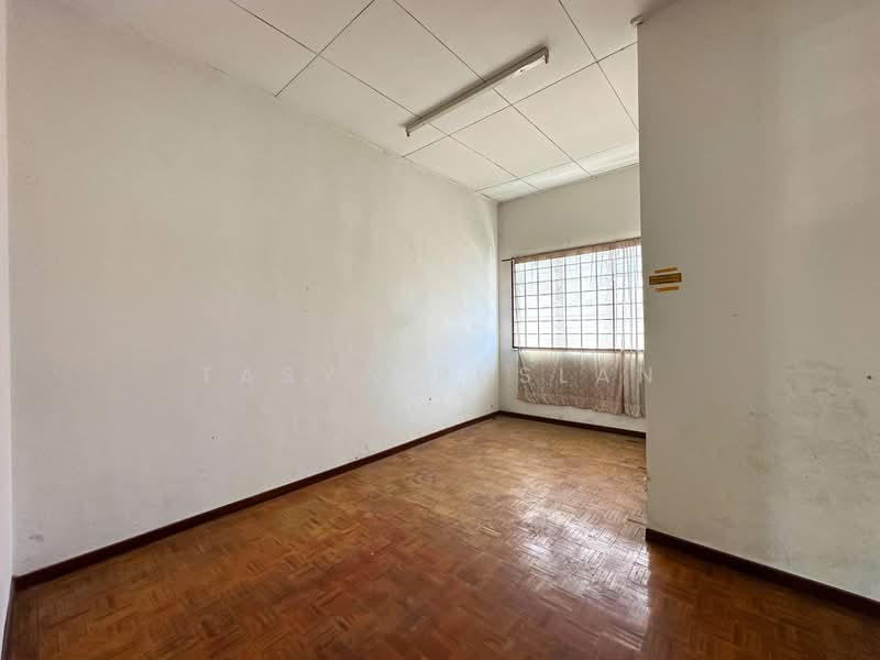 Rumah Teres 2-Tingkat untuk Dijual di Taman Pinggiran Senawang (Sungai Gadut) - Tasya Ruslan - PropertyGuru.com.my