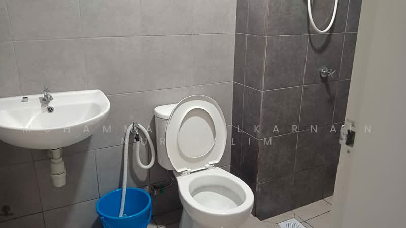 Kondominium untuk Disewa di Residensi Sateria - Muhammad Zulkarnain Nur Salim - Bathroom - PropertyGuru.com.my