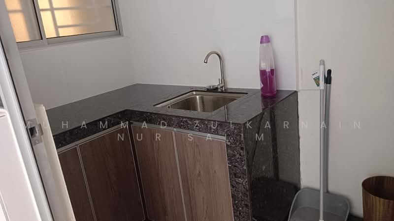 Kondominium untuk Disewa di Residensi Sateria - Muhammad Zulkarnain Nur Salim - Kitchen - PropertyGuru.com.my