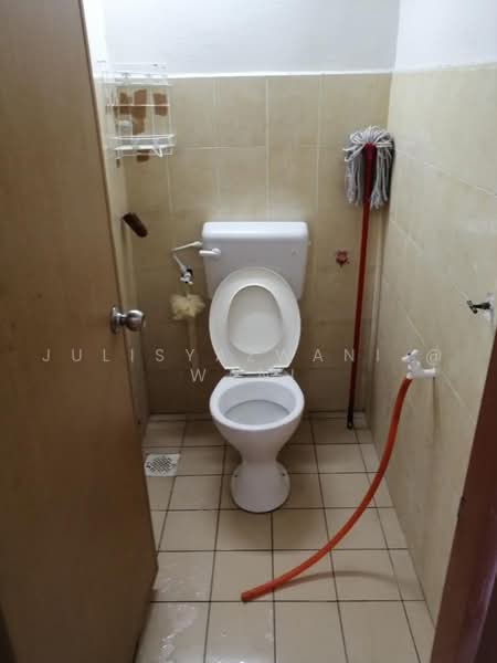 Apartment for Sale at Pangsapuri Seri Saujana - Julisyazwani @ Wani - Bathroom - PropertyGuru.com.my
