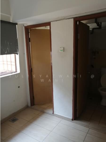 Apartment for Sale at Pangsapuri Seri Saujana - Julisyazwani @ Wani - Bathroom - PropertyGuru.com.my