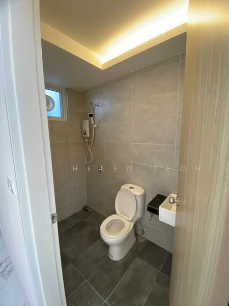 Condominium for Sale at QuayWest Residence - Sr. Helen Teoh - Bathroom - PropertyGuru.com.my