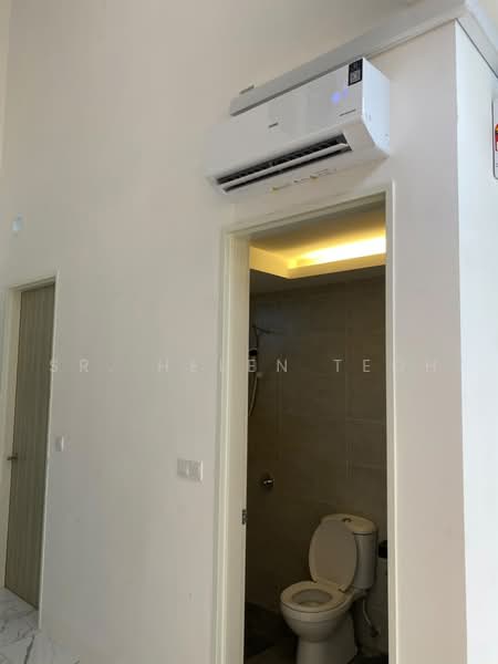 Condominium for Sale at QuayWest Residence - Sr. Helen Teoh - Bathroom - PropertyGuru.com.my