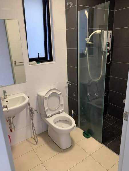 Kediaman Servis untuk Dijual di Paramount Utropolis - Lau Yoke Kok - Bathroom - PropertyGuru.com.my