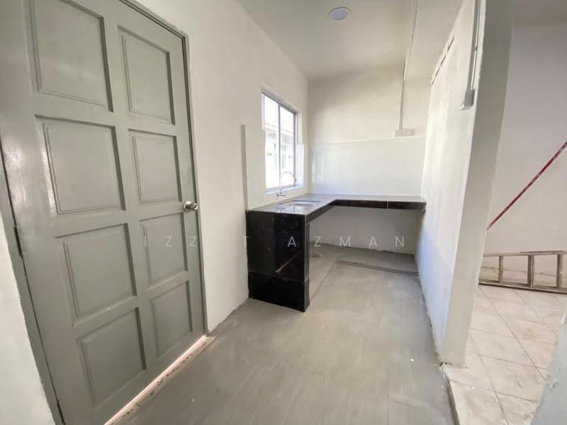 Rumah Teres 2-Tingkat untuk Dijual di Kuantan (Pahang) - Izzat Azman - Kitchen - PropertyGuru.com.my