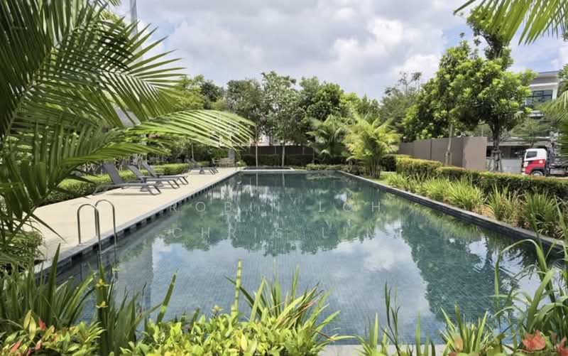 Rumah Teres 3-Tingkat untuk Dijual di Taman Bukit Serdang (Seri Kembangan) - Robin Loh - Pool - PropertyGuru.com.my